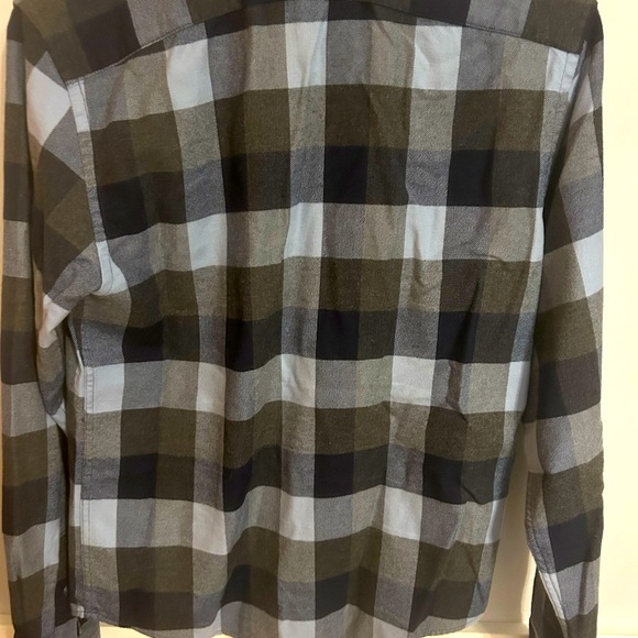 Untuckit - Casual Shirt - Picture 2 of 4